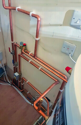https://plumbergreenwood.com.au/uploads/2025/06/hot-water-301986.jpg